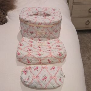 Quilted Floral Cosmetic Bag Set in White and Pink